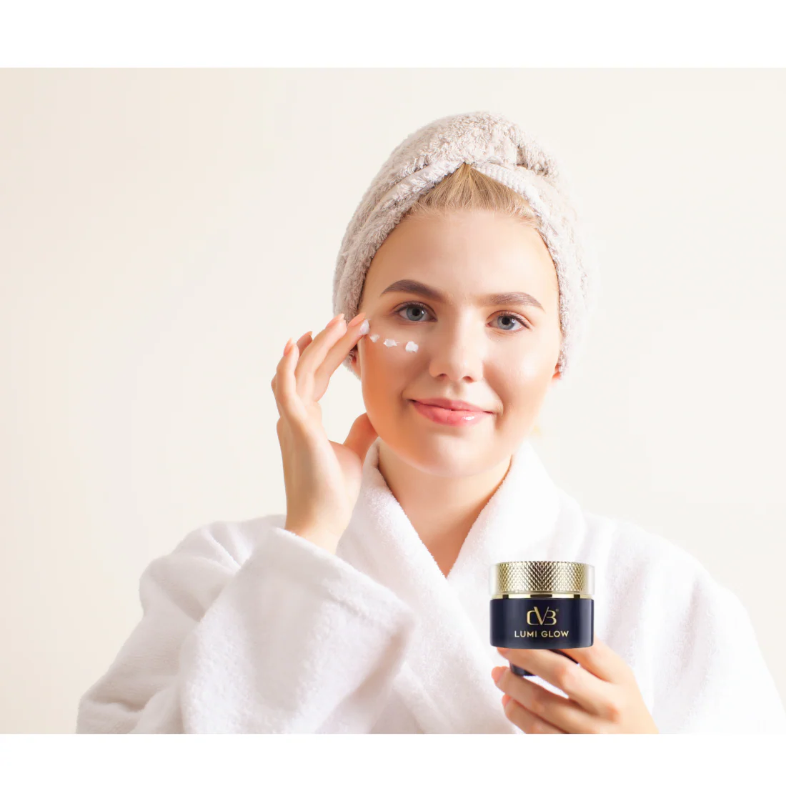 CVB Lumi Glow  Natural Fresh Illumination Face Cream C143 - Image 2