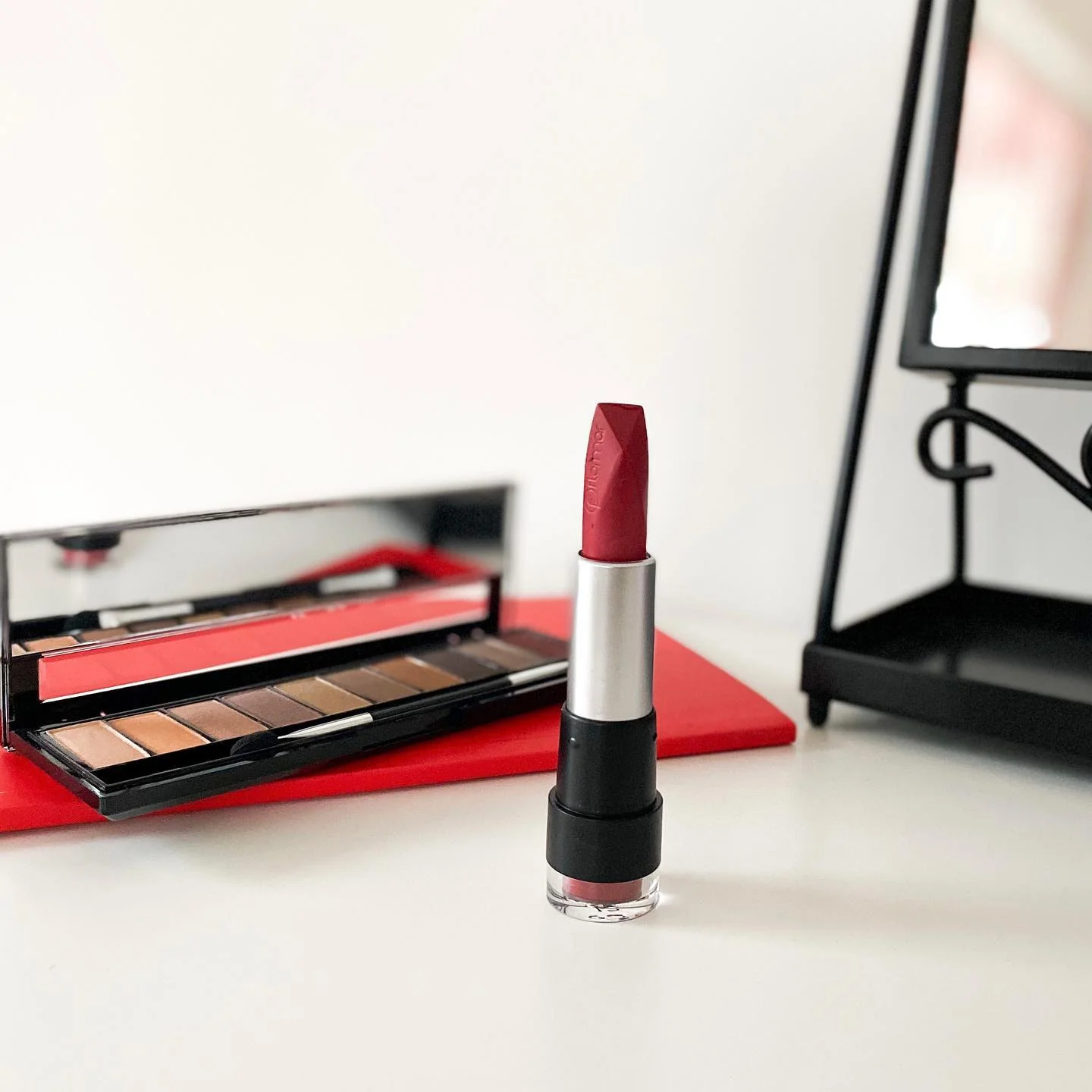 Flormar Extreme Matte Lipstick - Image 2