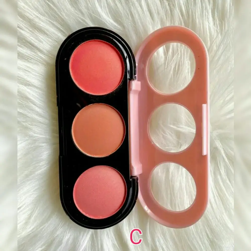 TV PARLOUR THRICE MATTE BLUSH PALETTE - Image 3
